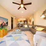 Modern Penthouse With 2 Bedroom Tub & Pool At Arenis Condos - 509
